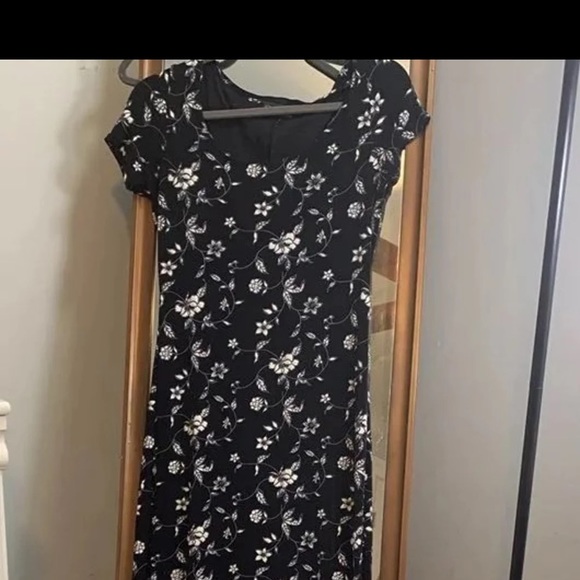 Dress.  Final - Picture 2 of 12